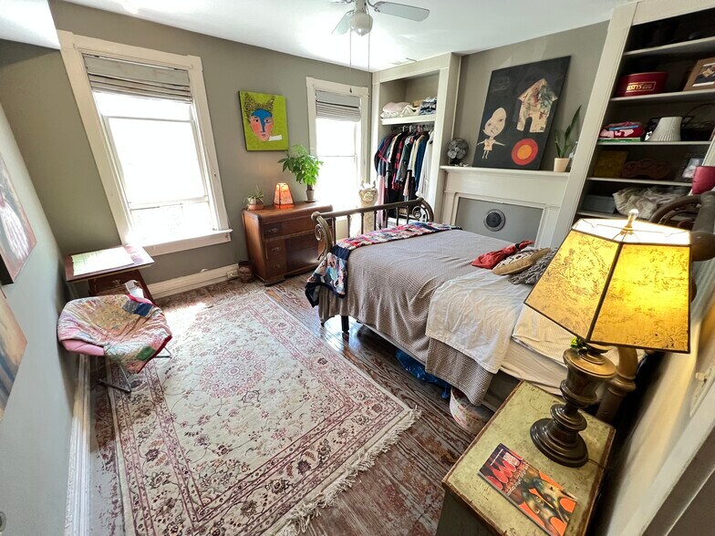 More Photos Of 1438-1442 Light St, Baltimore Showroom For Sale