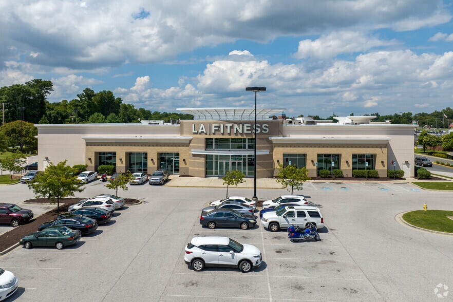 More Photos Of 8036-8160 Ritchie Hwy, Pasadena Freestanding For Lease