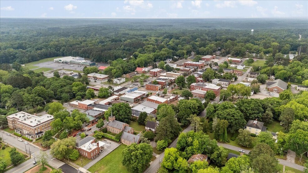 More Photos Of 123 N Main St, Warrenton Storefront For Sale