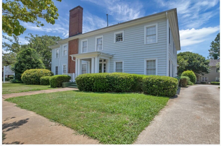 More Photos Of 228 E Poplar St, Griffin Office For Lease