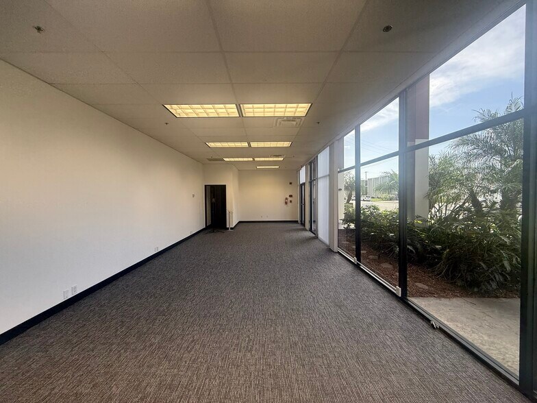 More Photos Of 3040 E Maria St, Rancho Dominguez Warehouse For Lease