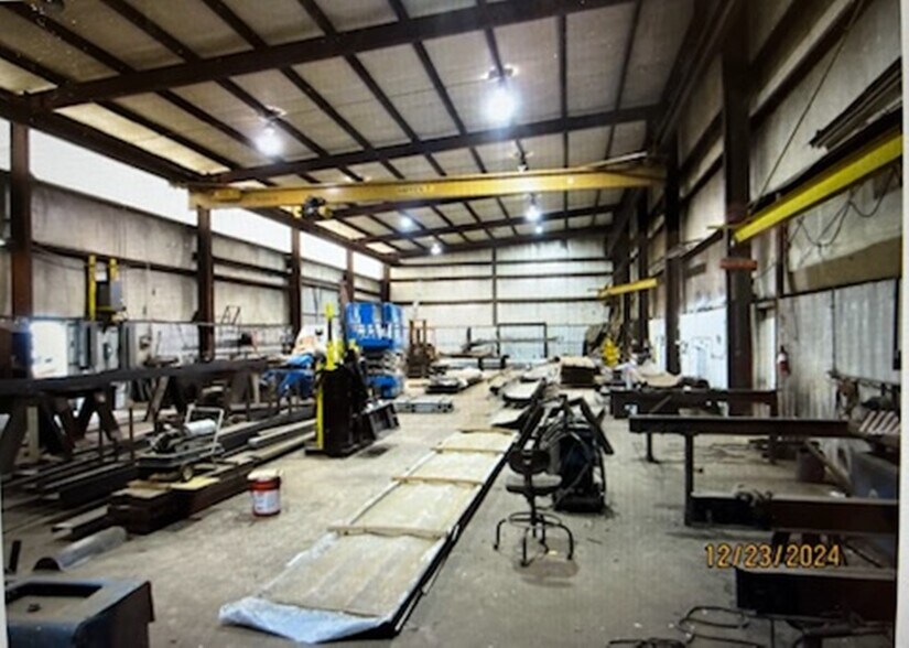 More Photos Of 1205 E Coke Rd, Winnsboro Manufacturing For Sale