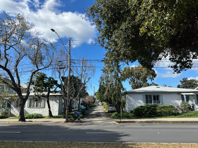 Primary Photo Of 2212 Sacramento St, Berkeley Multifamily For Sale