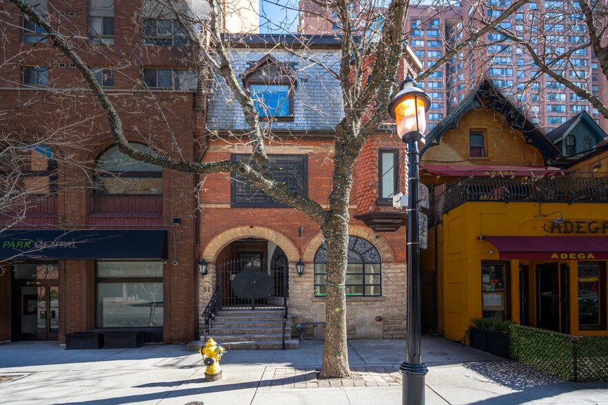 More Photos Of 31 Elm St, Toronto Storefront Retail Office For Sale