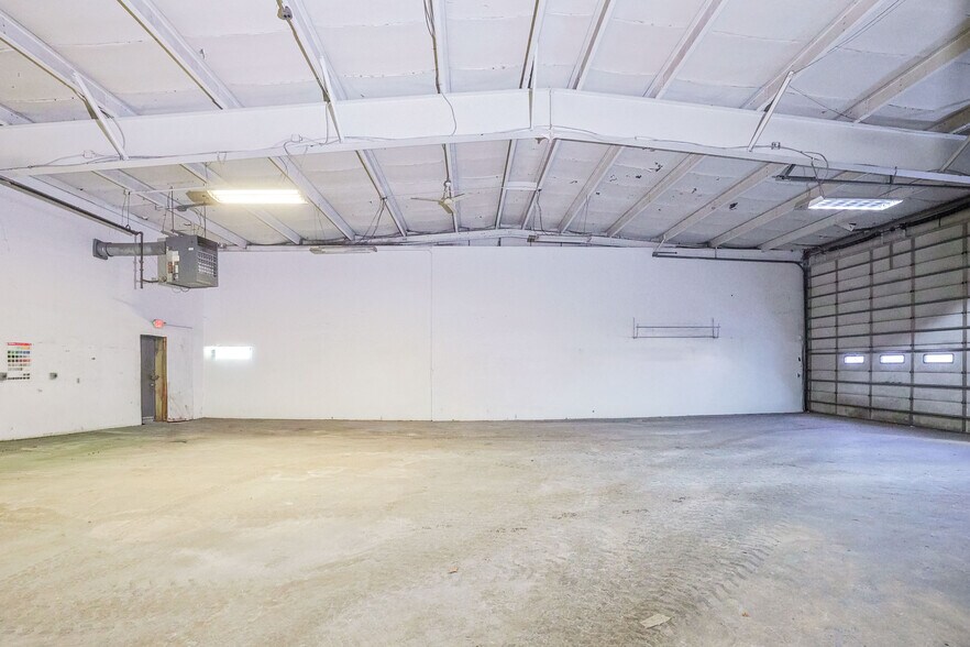 More Photos Of 97 N Clinton St, Poughkeepsie Light Manufacturing For Sale