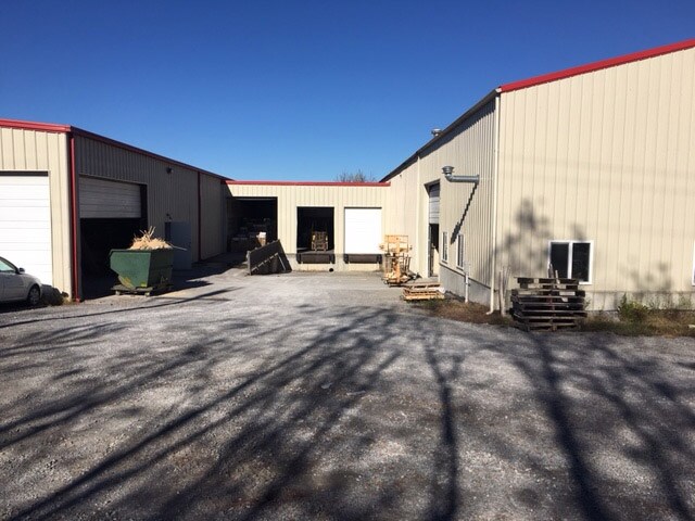 More Photos Of 615 Pine Crest Rd, Lancaster Warehouse For Sale