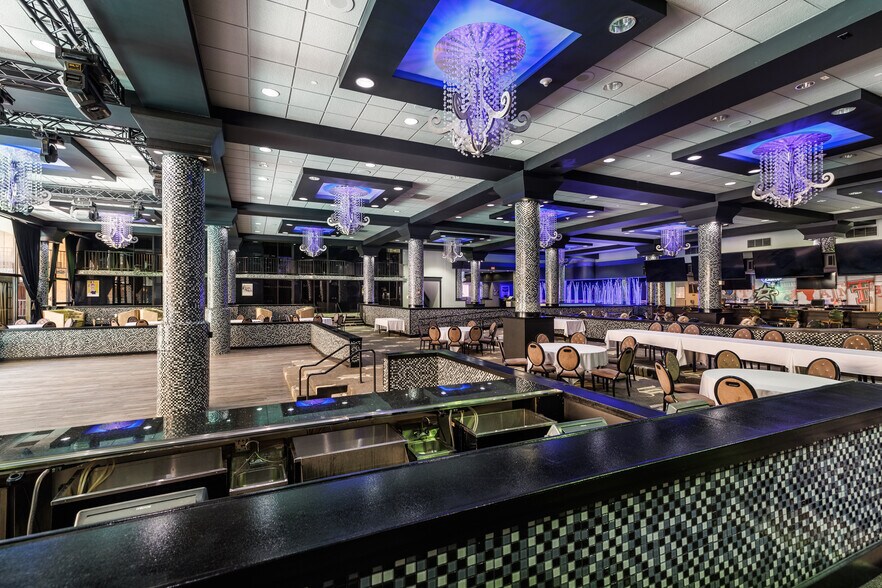 More Photos Of 2645 Lyndon B Johnson Fwy, Dallas Hotel For Sale