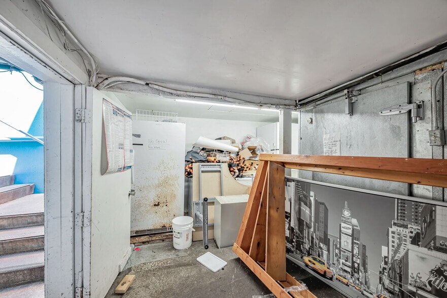 More Photos Of 408-412 Cortland Ave, San Francisco Storefront Retail Residential For Lease