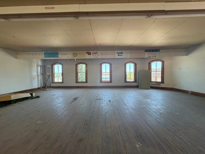 More Photos Of 1705 Washington St, Blair Storefront Retail Office For Sale
