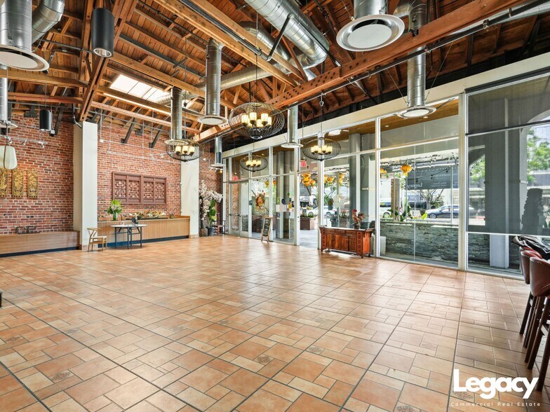 More Photos Of 9540 Washington Blvd, Culver City Restaurant For Lease
