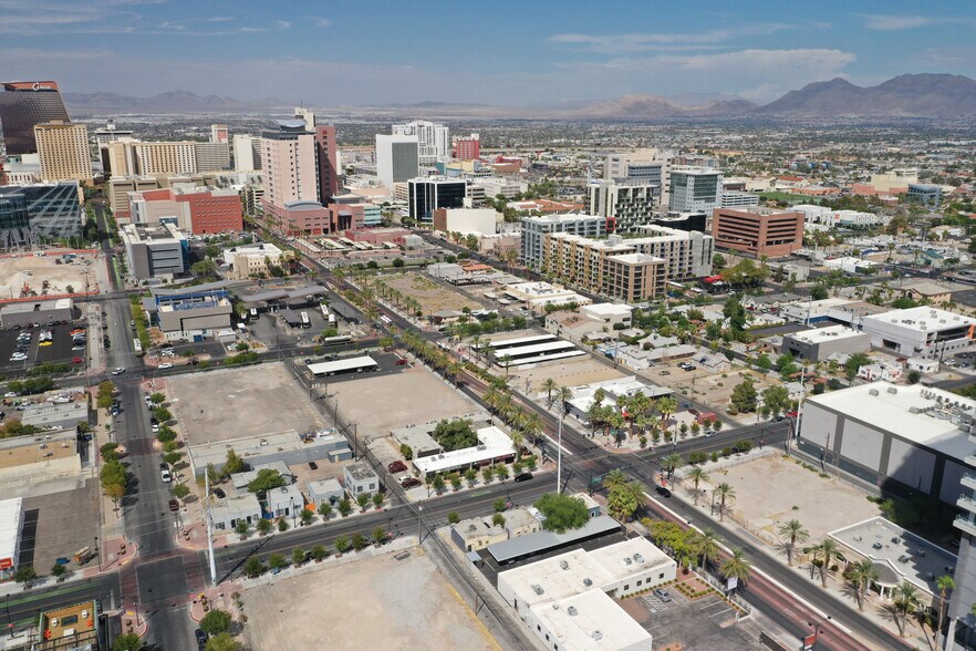 More Photos Of 630 S 3rd St, Las Vegas Office For Sale
