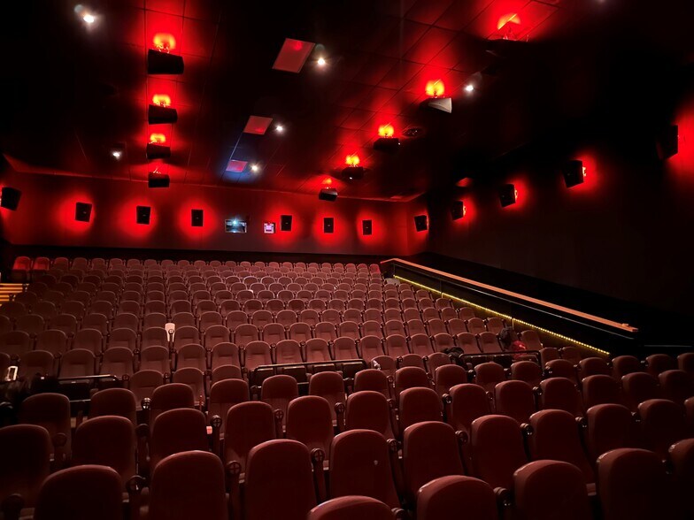 More Photos Of 1085 SE Bishop Blvd, Pullman Specialty For Sale