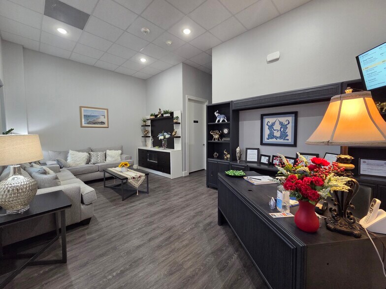 More Photos Of 350 Nursery Rd, Spring Loft Creative Space For Sale