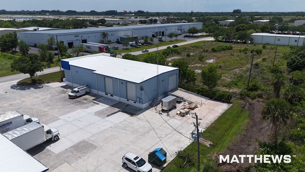 Primary Photo Of 7332 Commercial Cir, Fort Pierce Warehouse For Lease