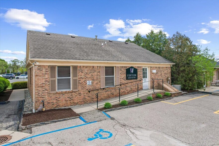 More Photos Of 27445 Southfield Rd, Southfield Medical For Sale