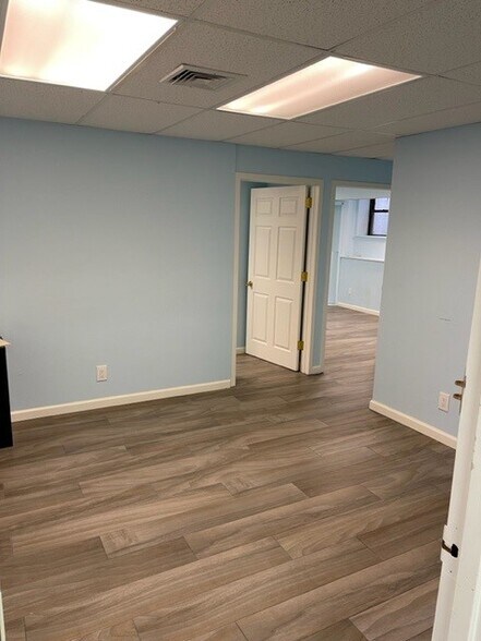 More Photos Of 1527 Franklin Ave, Mineola Office For Lease