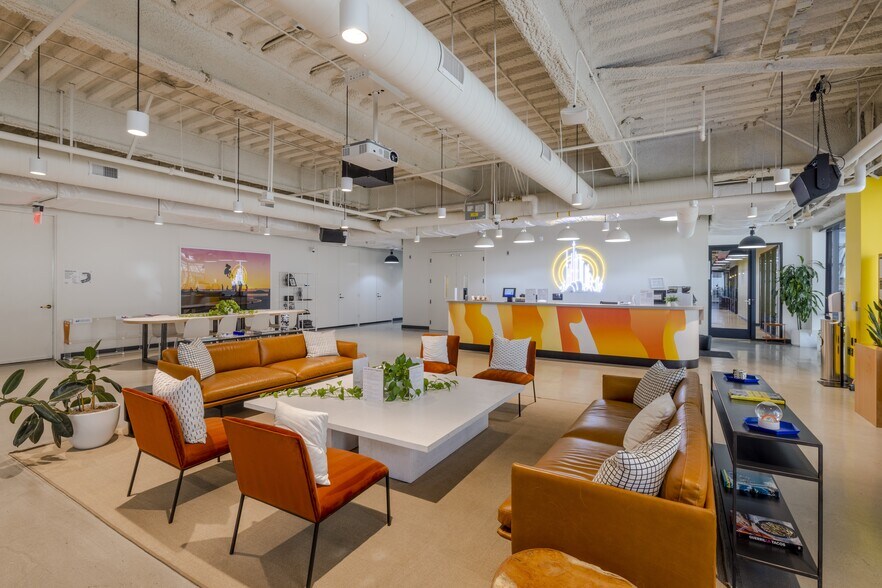 More Photos Of 10000 W Washington Blvd, Culver City Office For Sale