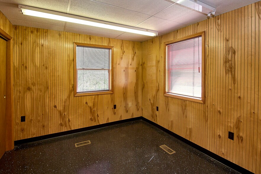 More Photos Of 6328 Elk River Rd, Clendenin Auto Repair For Sale