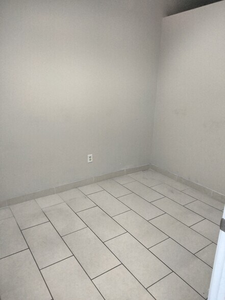 More Photos Of W Glendale Ave @ N 67th Ave, Glendale Unknown For Lease