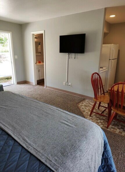 More Photos Of Lake Road 254-15, Wheatland Hotel For Sale
