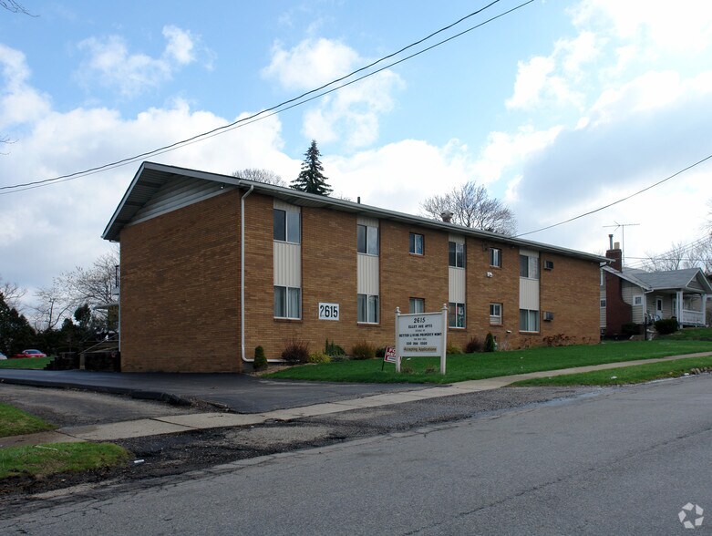 More Photos Of 2615 Ellet Ave, Akron Apartments For Sale