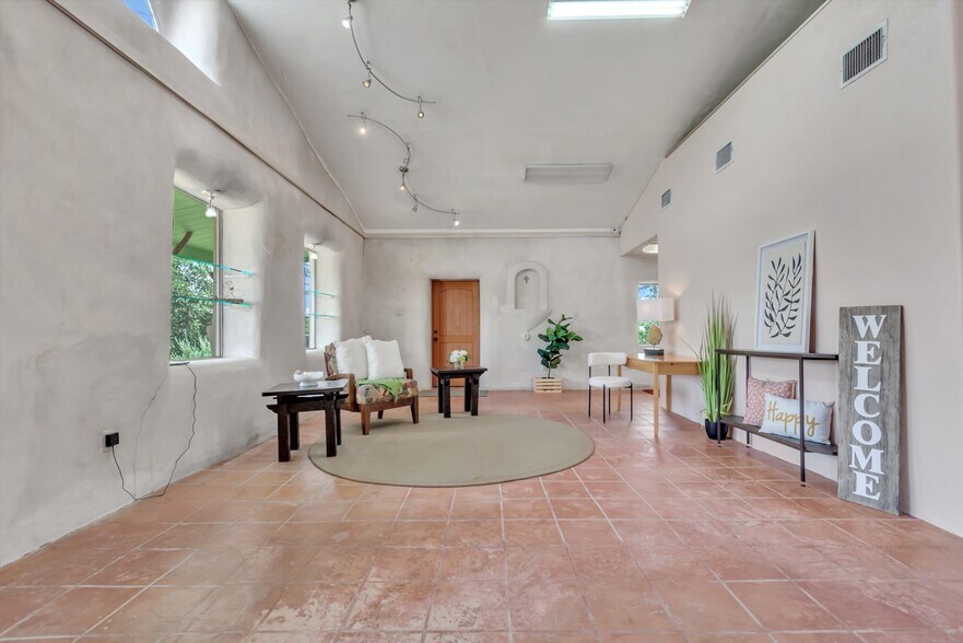 More Photos Of 4002 E Highway 290, Dripping Springs Freestanding For Sale