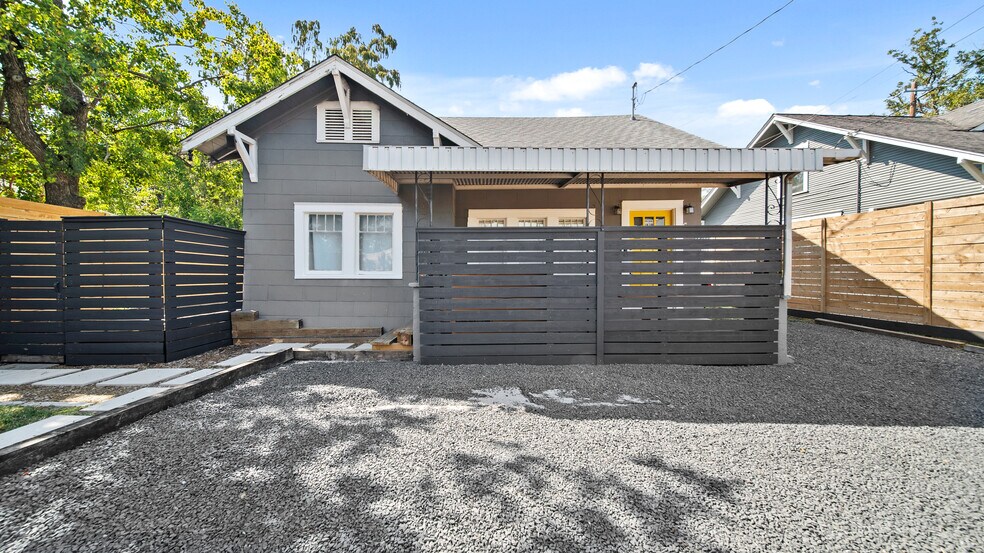 More Photos Of 6005 N Main St, Houston Office Residential For Sale