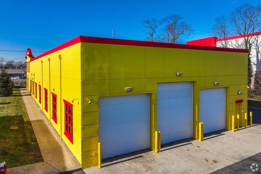 More Photos Of 285 Broadhollow Rd, Farmingdale Flex For Lease