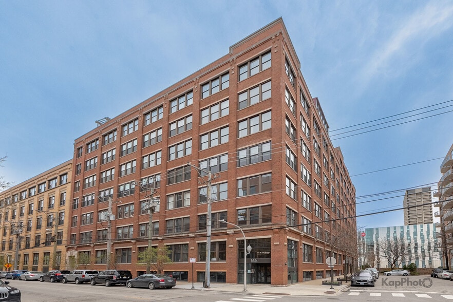 More Photos Of 921 W Van Buren St, Chicago Office Residential For Sale