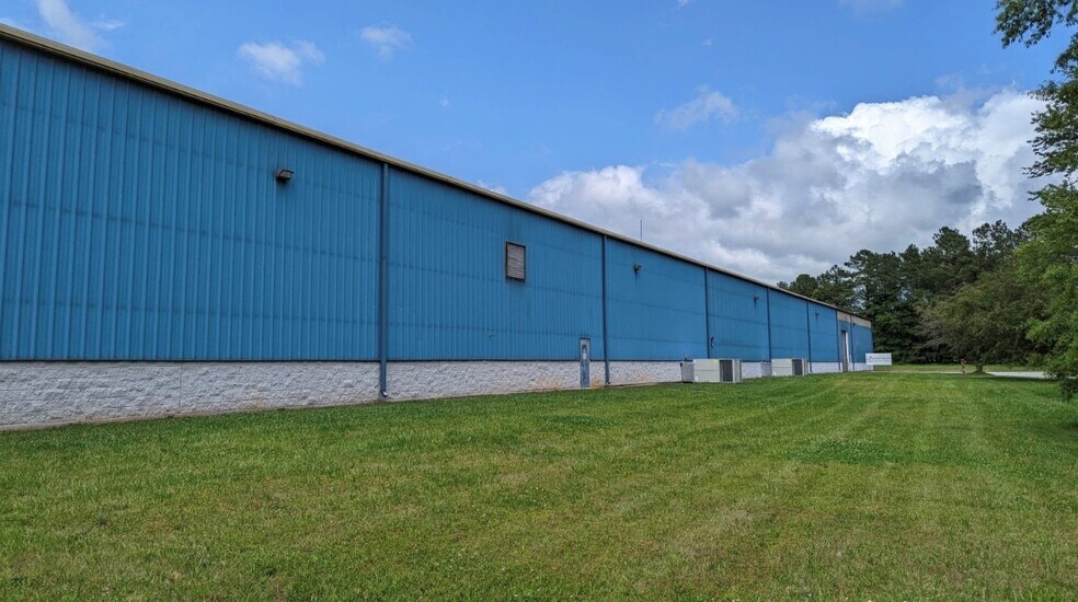 More Photos Of 1400 Montgomery, South Hill Warehouse For Lease