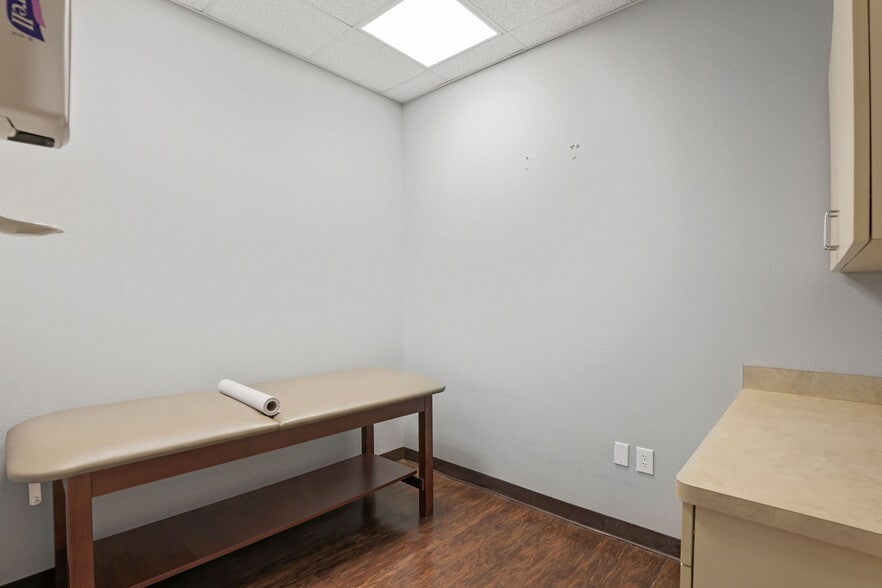 More Photos Of 118 Shenandoah Dr, The Woodlands Unknown For Lease