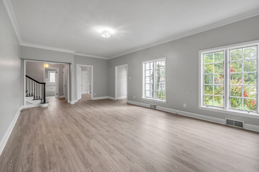 More Photos Of 454 Big Hill Ave, Richmond Office Residential For Sale