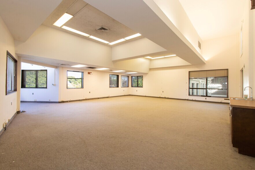 More Photos Of 45 S Main St, Branford Bank For Sale