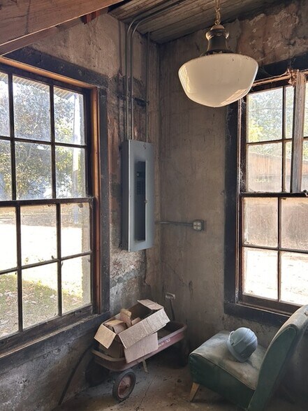 More Photos Of 203 Sprague St, Arkansas City Storefront Retail Residential For Sale