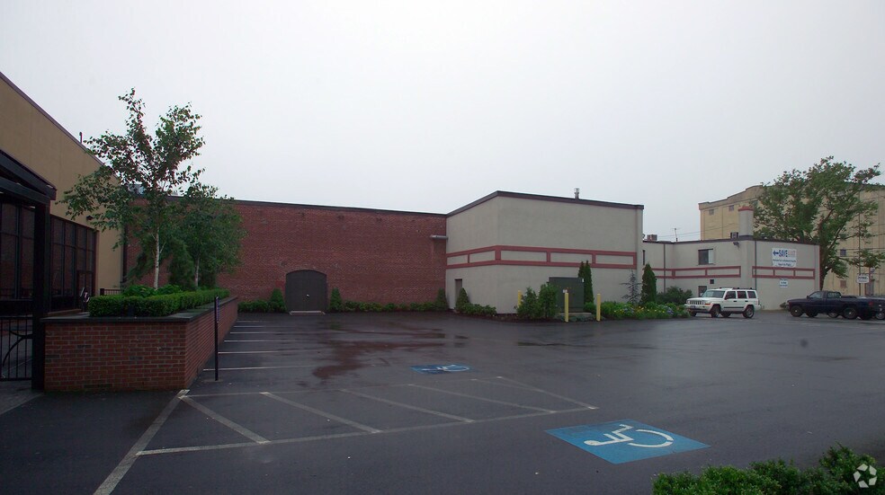 More Photos Of 376 Nash Rd, New Bedford Refrigeration Cold Storage For Lease