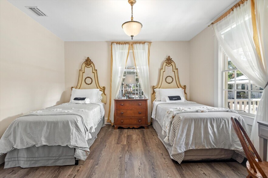 More Photos Of 16 Locust St, Saint Augustine Specialty For Sale