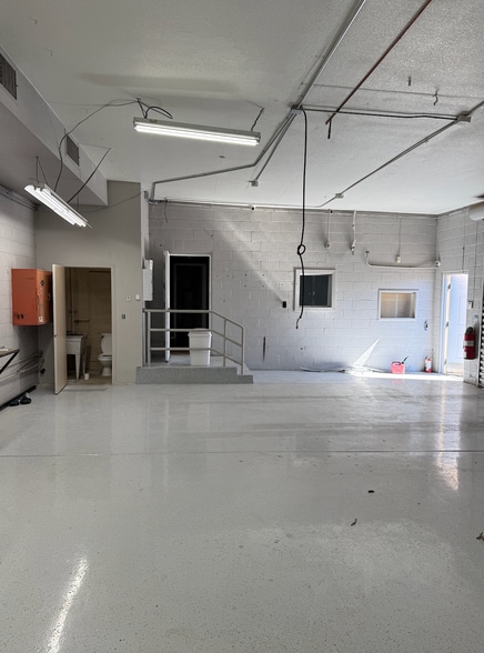 More Photos Of 2650 N Scottsdale Rd, Tempe Auto Dealership For Sale