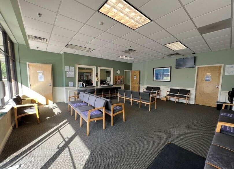 More Photos Of 464 Boston Post Rd, Orange Storefront Retail Office For Lease