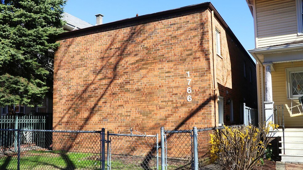 Primary Photo Of 1766 W Granville Ave, Chicago Apartments For Sale