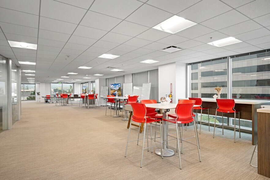 More Photos Of 301 N Lake Ave, Pasadena Office For Lease