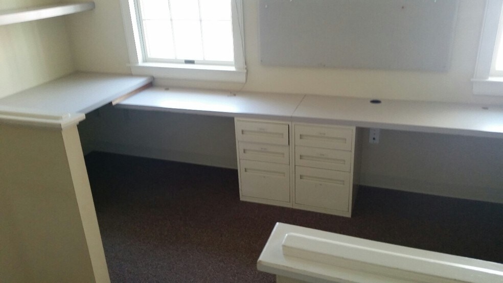 More Photos Of 238 W Delaware Ave, Pennington Office For Lease