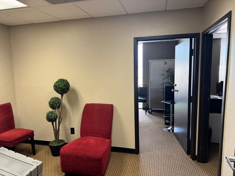 More Photos Of 7301 N Broadway Ext, Oklahoma City Office For Lease
