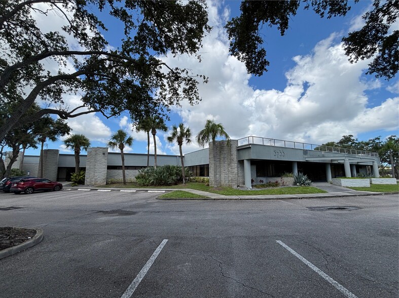 More Photos Of 5733 Myerlake Cir, Clearwater Showroom For Sale