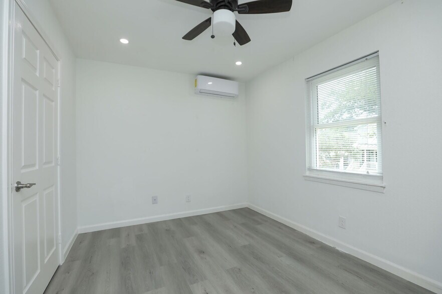 More Photos Of 712 Ball St, Galveston Apartments For Sale