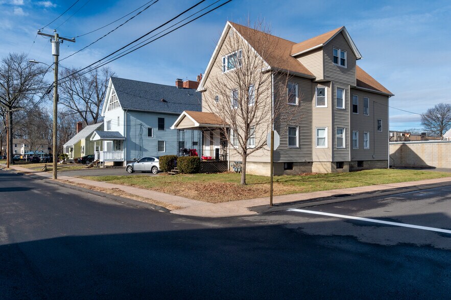 More Photos Of 73-77 Connecticut Blvd, East Hartford Freestanding For Sale
