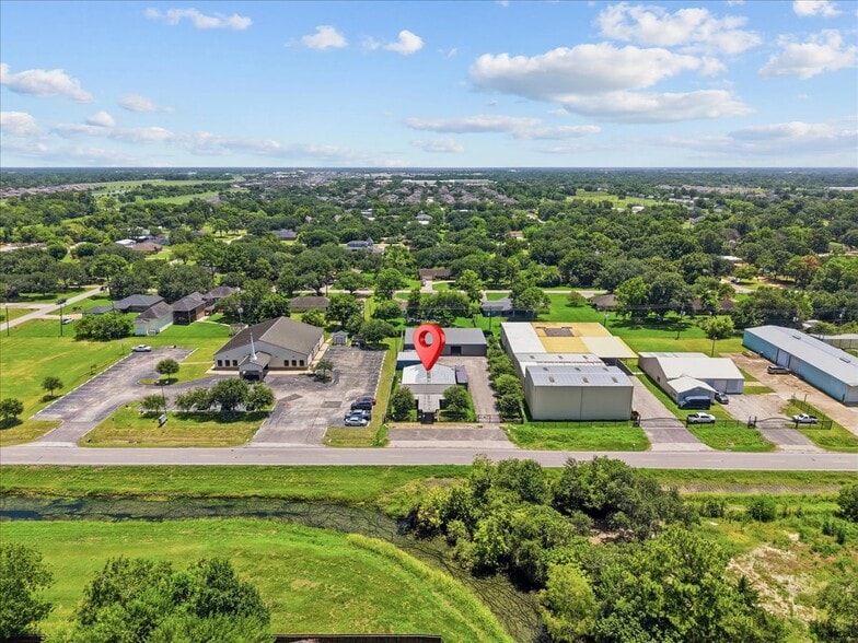 More Photos Of 2113 Garden Rd, Pearland Light Distribution For Sale