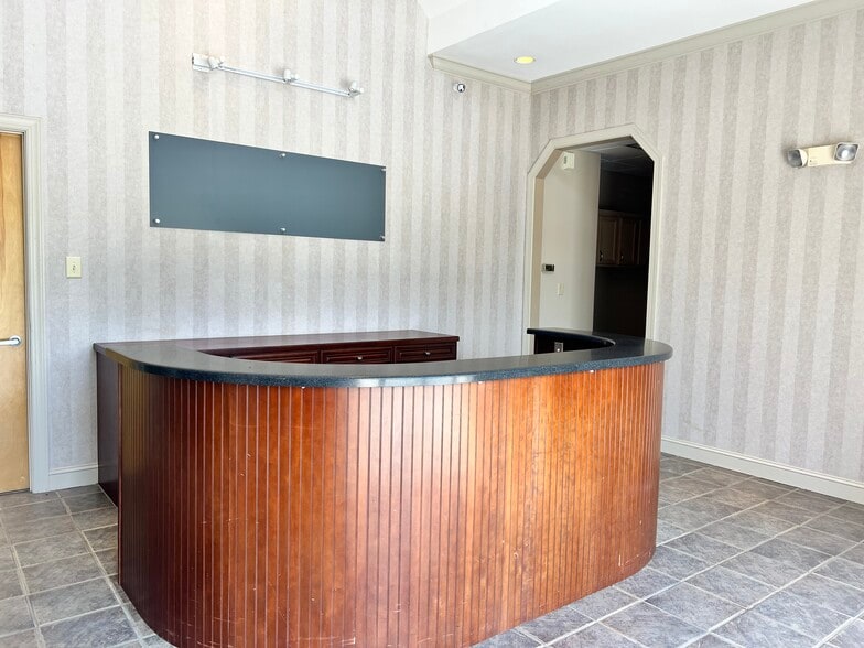 More Photos Of 1120 Gadsden Hwy, Birmingham Office For Sale