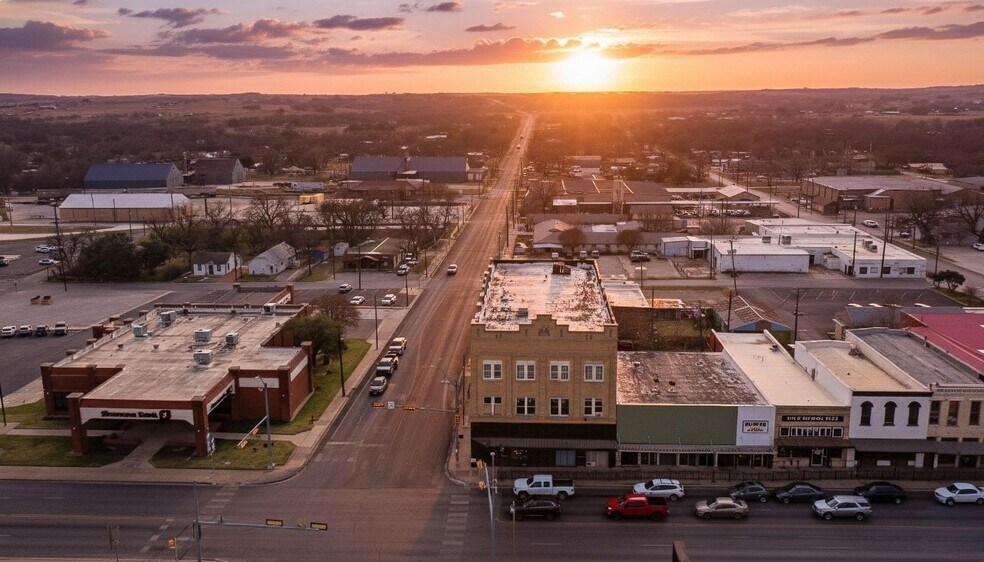 More Photos Of 100 W Central Ave, Comanche General Retail For Sale