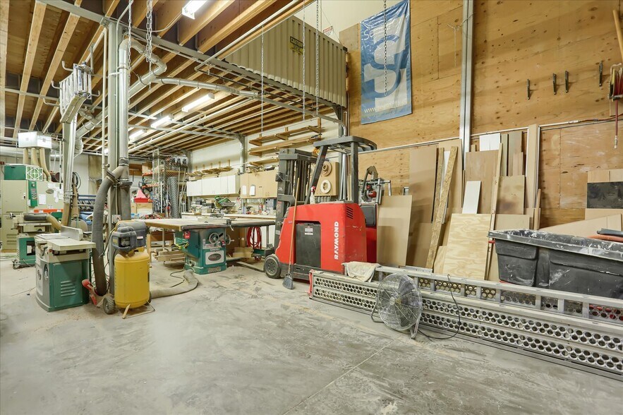 More Photos Of 7390 S Fraser St, Centennial Industrial For Sale