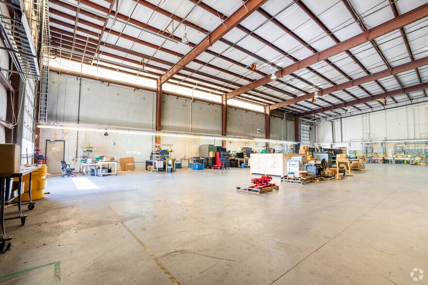 More Photos Of 4400 S Sam Houston Pky E, Houston Warehouse For Sale